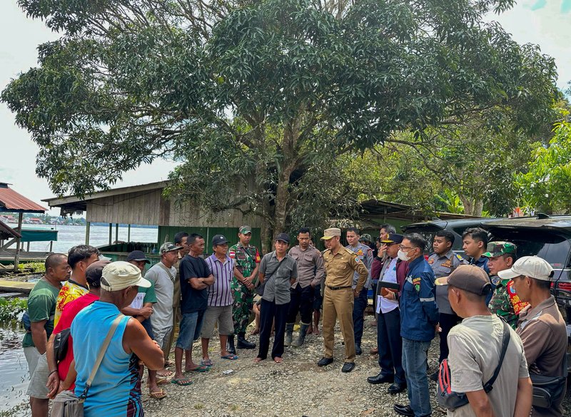 Kegiatan Pengukuran Kapal dan Pengecekan Alat Keselamatan Kapal di Kecamatan Silat Hilir, Kabupaten Kapuas Hulu (3)