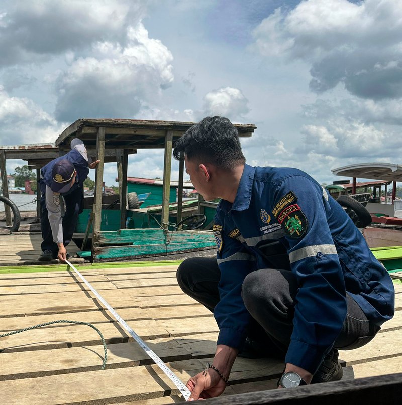 Kegiatan Pengukuran Kapal dan Pengecekan Alat Keselamatan Kapal di Kecamatan Silat Hilir, Kabupaten Kapuas Hulu (1)