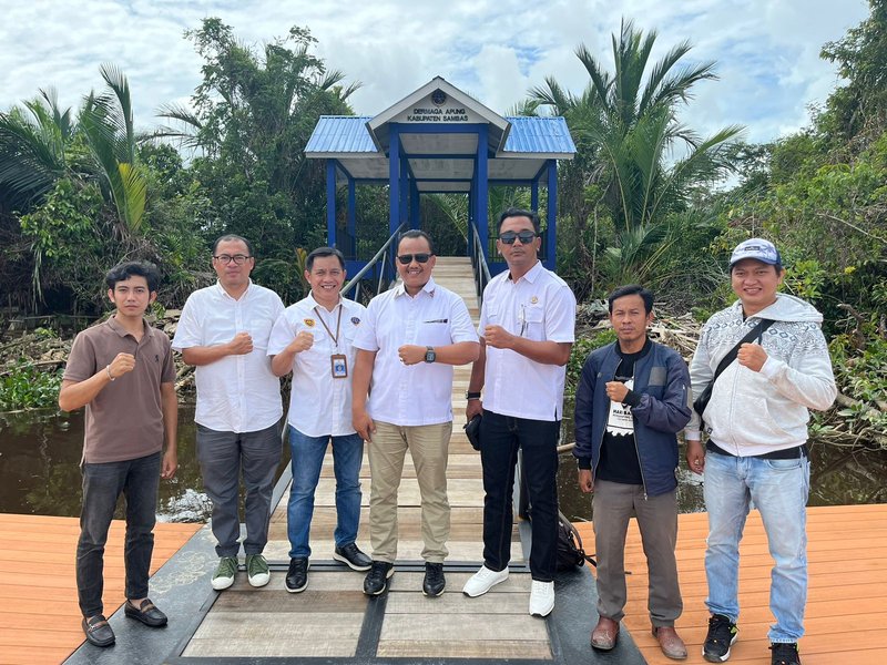 Pendampingan Monitoring dan Evaluasi pada Kegiatan Peningkatan Pelabuhan Sungai Rasau Jaya Tahap III TA. 2023 dan Pembangunan Halte Sungai DAS Kapuas Kab. Sambas bersama tim Kejaksaan Tinggi Kalimantan Ba (3)